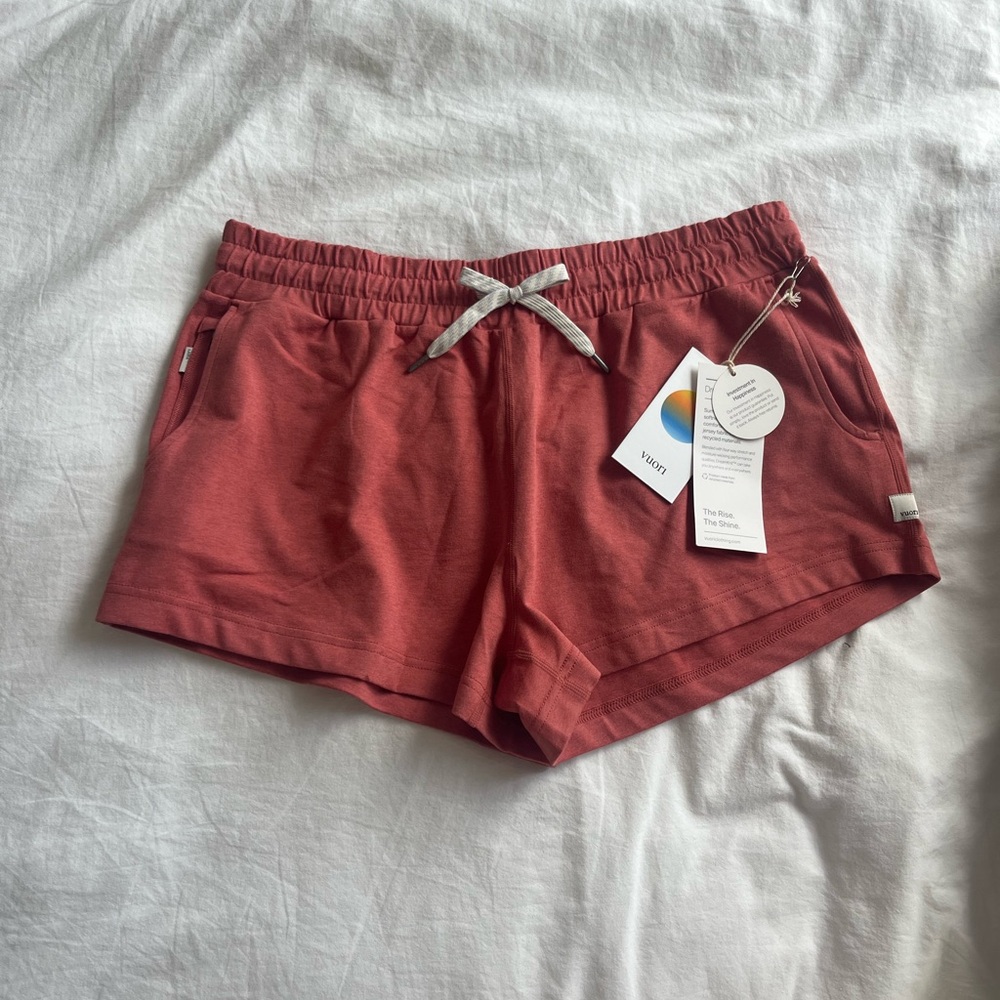 Vuori shorts NWT!